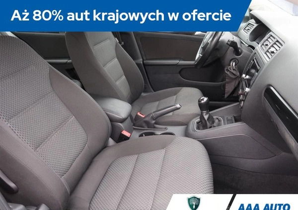 Volkswagen Jetta cena 33000 przebieg: 124570, rok produkcji 2012 z Sztum małe 121